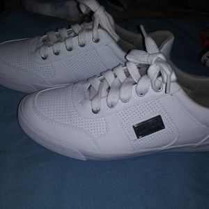 Womens Guess tennis shoes